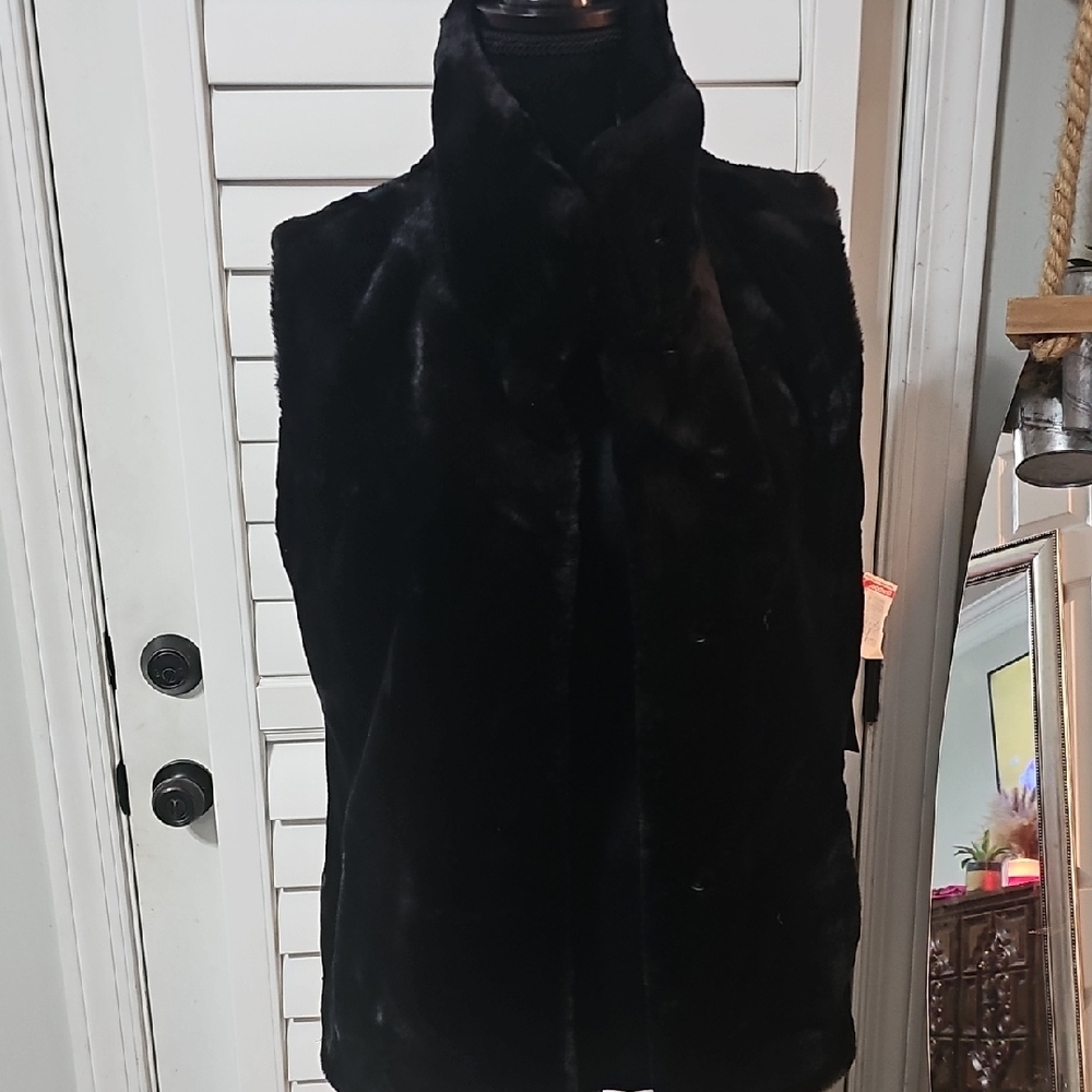 Kristen Blake Black Faux Fur Vest